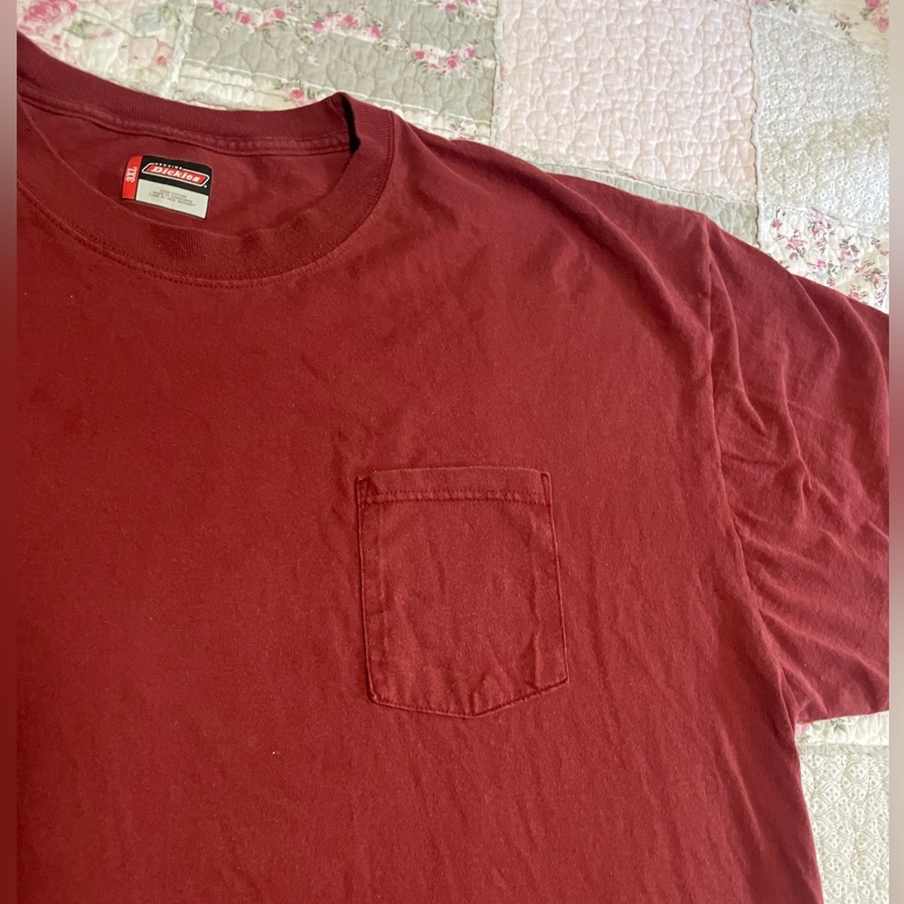 Men’s Dickie’s tee shirt